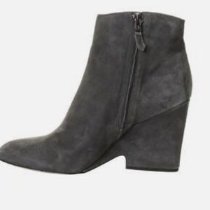 Brand new Sam Edelman, upper leather booties , zipper